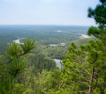 Вид на Теплые озера с Вершины Шапка Мономаха.