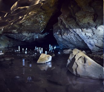 Один из залов в Шемахинской пещере она же Ледяной Сказ, Челябинская обл.