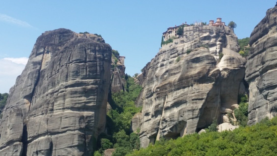 «Парящие в воздухе» каменные столбы