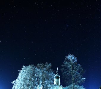 Ферапонтов монастырь зимней ночью.