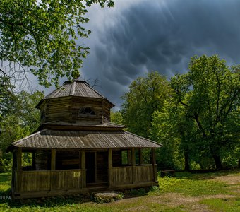 Вымеобразные облака (Mammatus clouds)