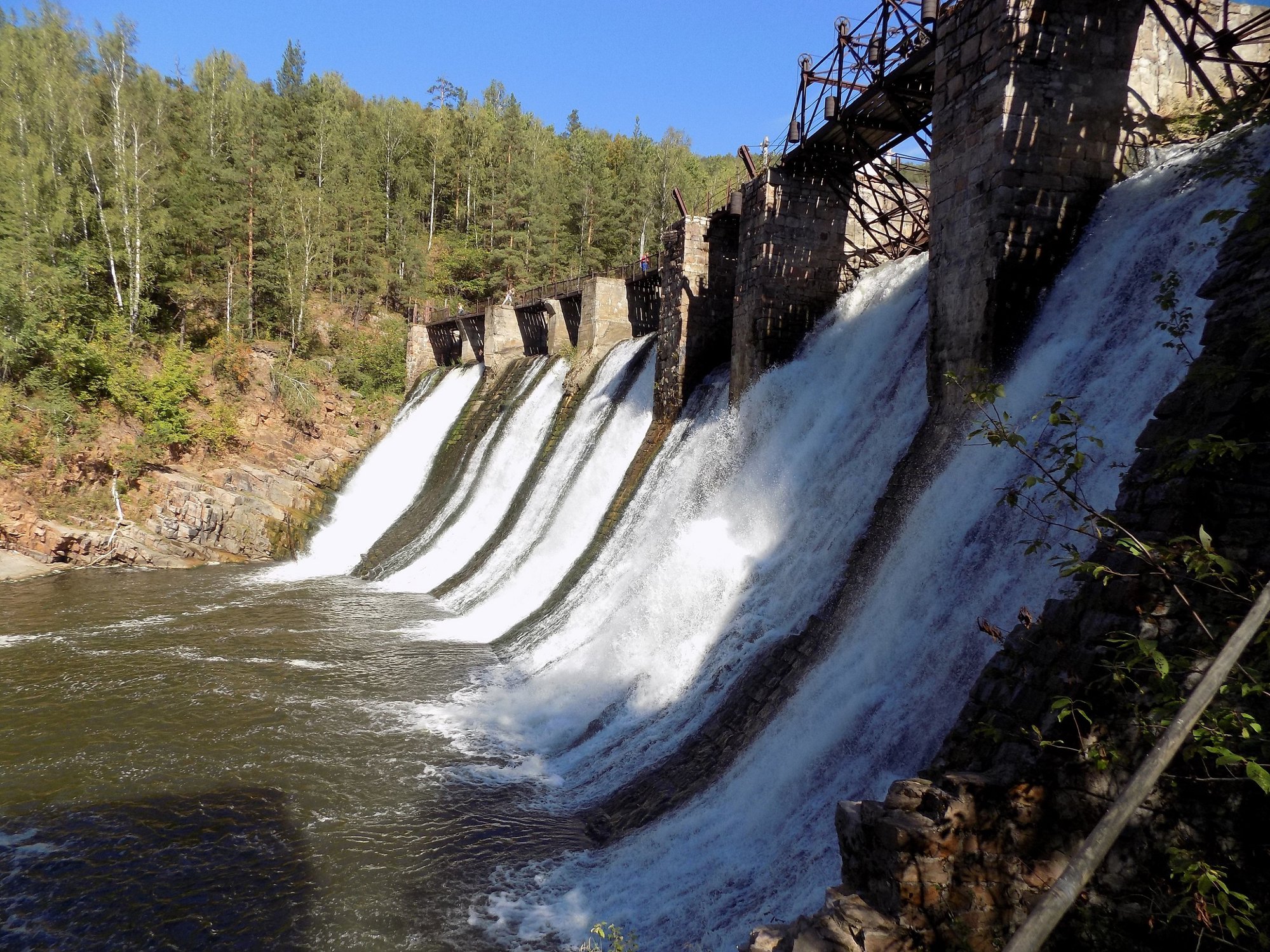 Плотина. Пороги. Южный Урал.