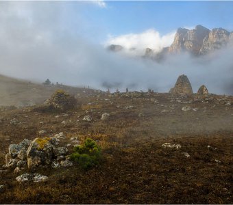 Старое кладбище в Осетии