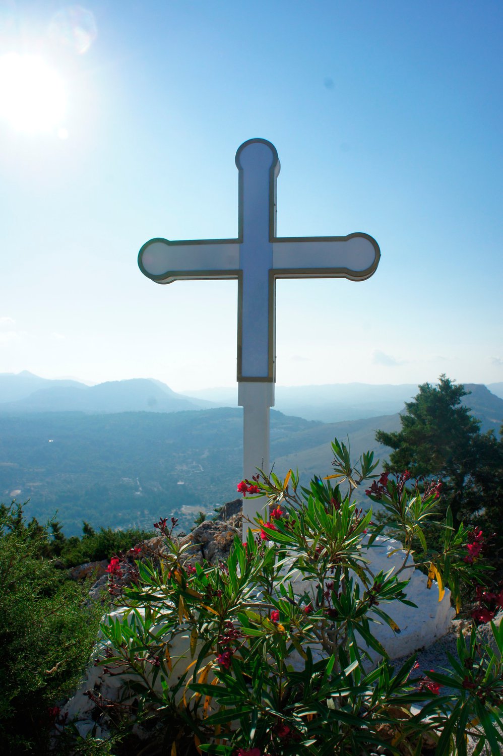 Крест над Родосом