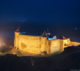 Украина. Хотинская крепость вечерний вид с подсветкой