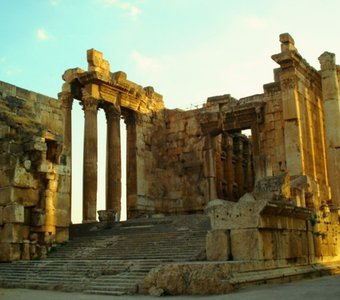 Храмы древнего Баальбека в Ливане
