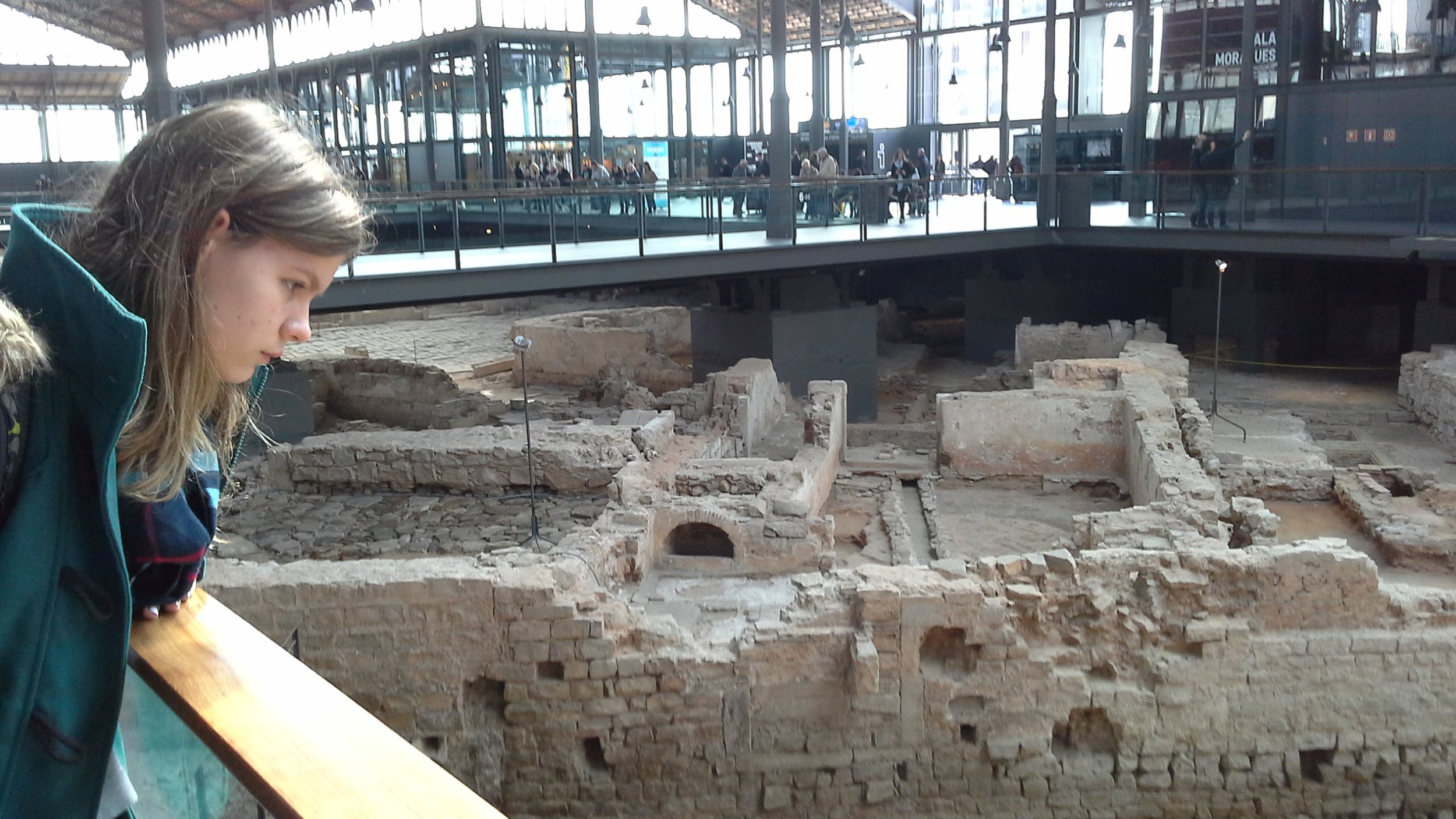 Археологическое открытие под фундаментом рынка