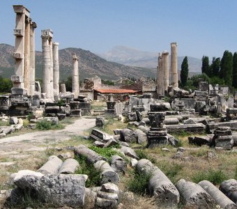 Руины древнего города Гераполис