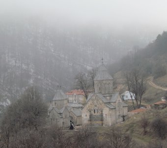 горный монастырь в Армении