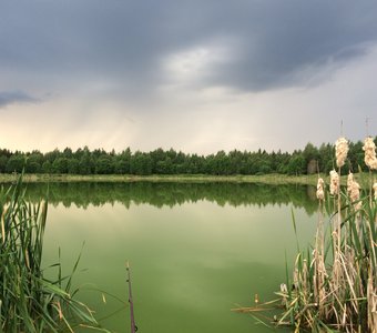 Ровная гладь. остаётся ждать.