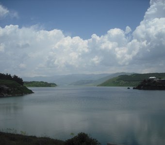 Апаранское водохранилище. 2010 г. Армения