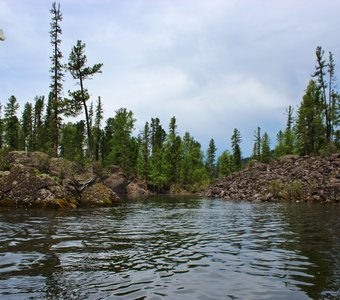 Каменный залив на Телецком озере