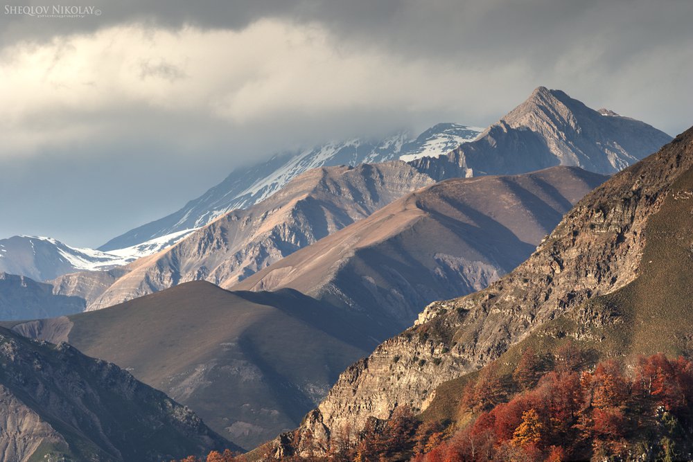 Азербайджан горные. Гора Базардюзю. Гора Базардюзю в Дагестане. Шахдаг (гора). Гора Базардюзю Азербайджан.