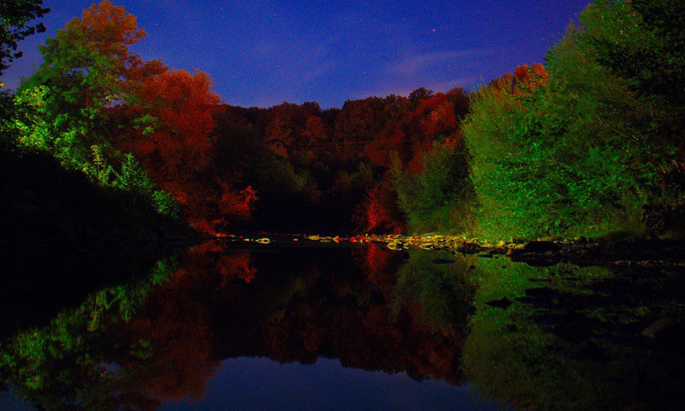 осень,речка ночью.