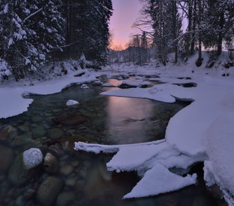 Зимняя река Яворинка