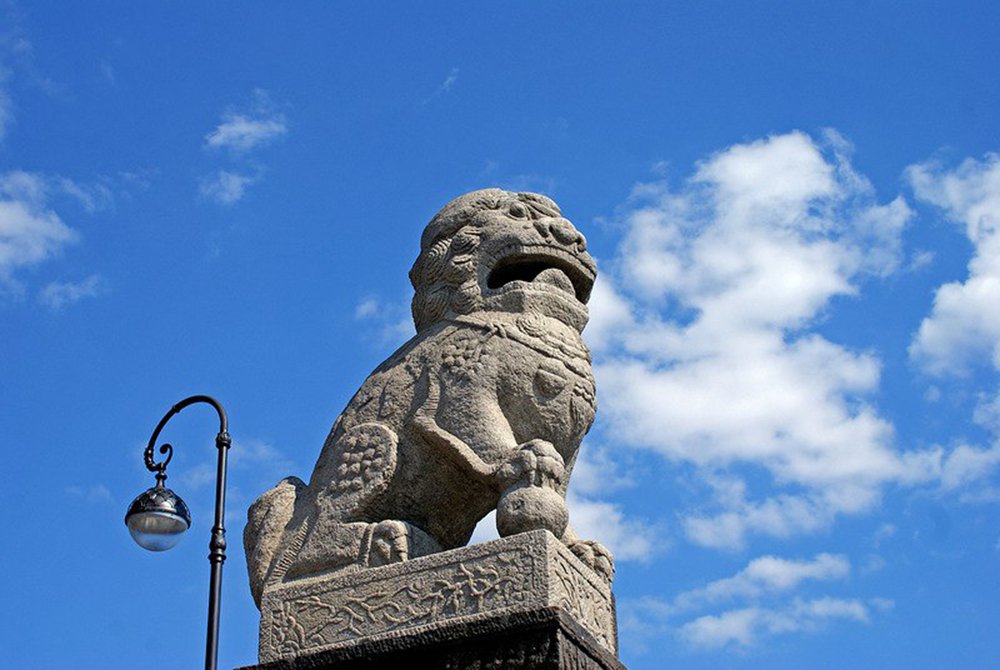 Китайские львы ши-цза. Китайские львы ши-цза на петровской набережной. Китайские львы ши-цза. Ши-цза китайские львы-стражи на петровской набережной. Китайские львы ши-цза.