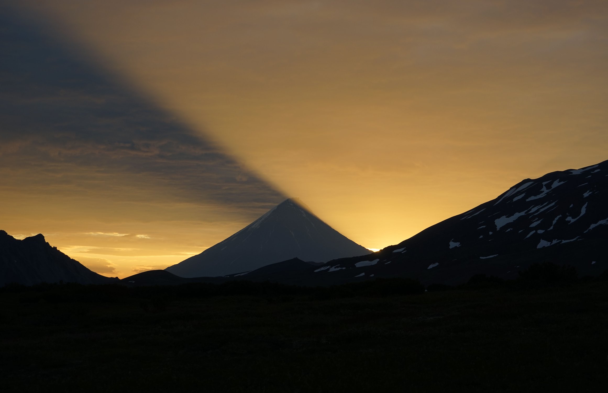 Рассвет среди вулканов