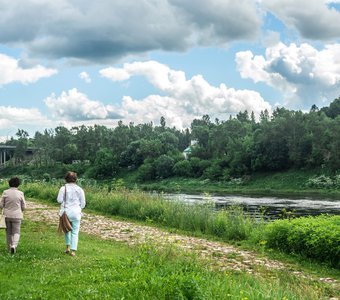 Где-то посредине лета