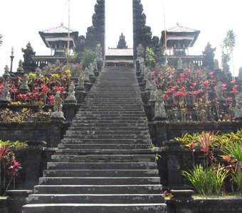Храм Бесаких (о. Бали)