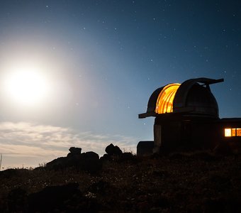 Майданакская обсерватория с телескопом - Цейсс-600