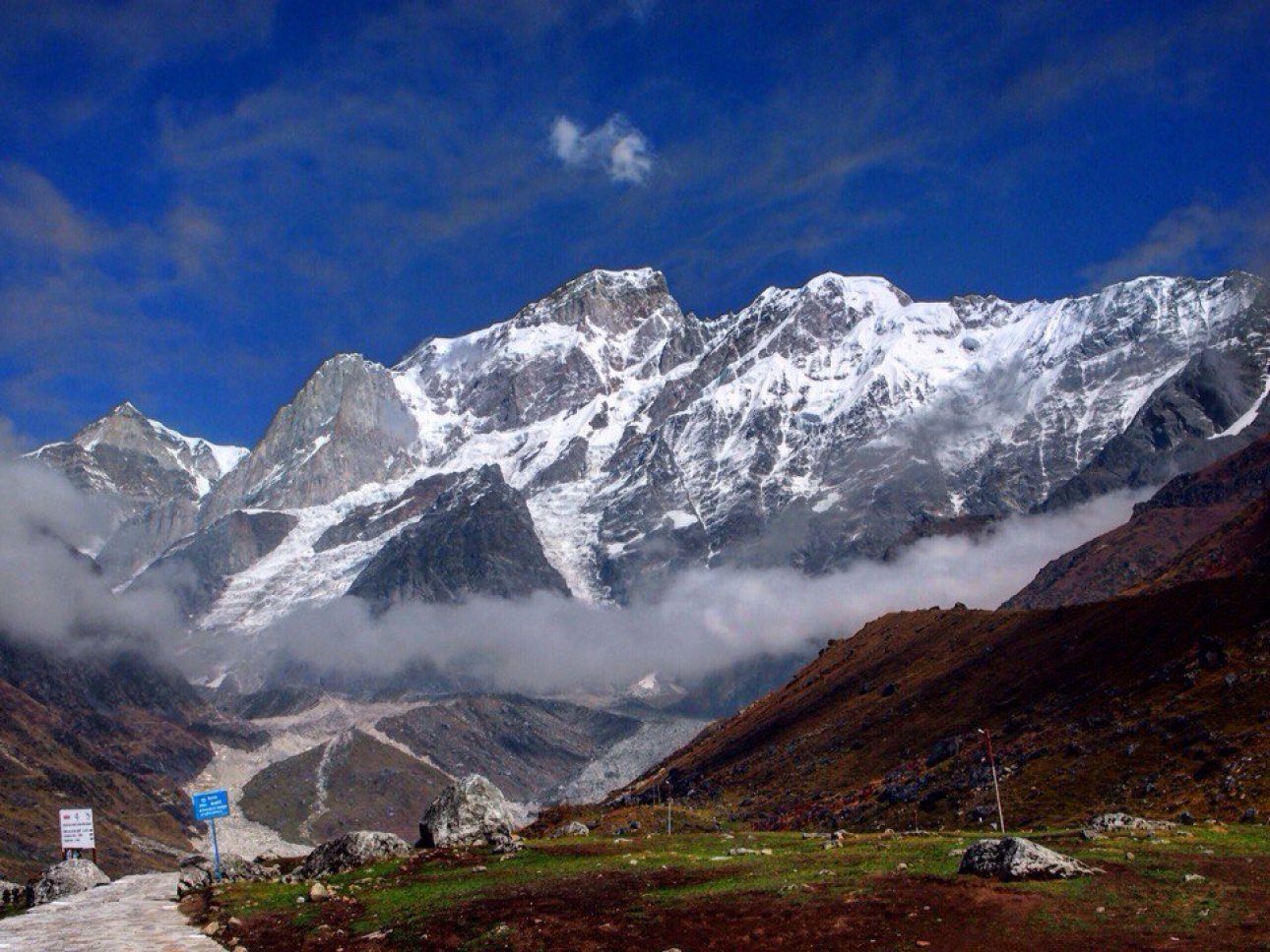 Высокие горы индии. Индия горы Гималаи. Южная Азия Гималаи. Гималайские горы в Индии. Гималаи и Индостан.