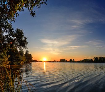 Рассвет на озере Проточное