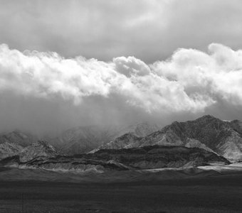 Тучи принесли снег в горы (панорама)