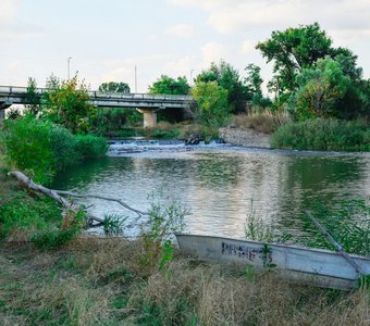 Вид на порог и старую мельницу в ряженом