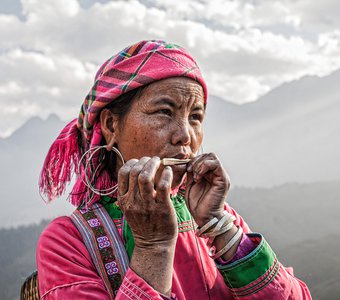 Местная жительница племени Хмонг