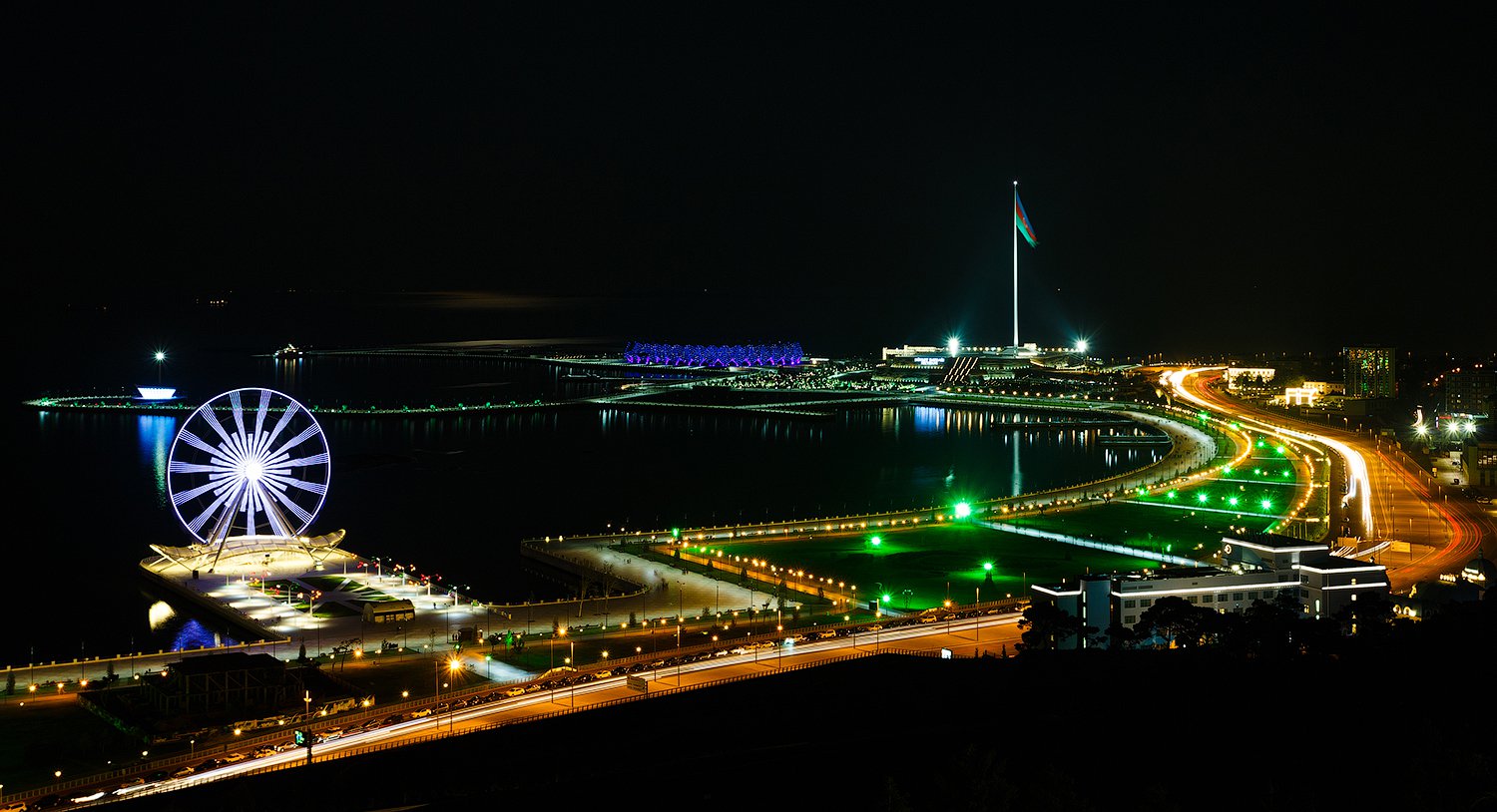 Панорама ночного Баку