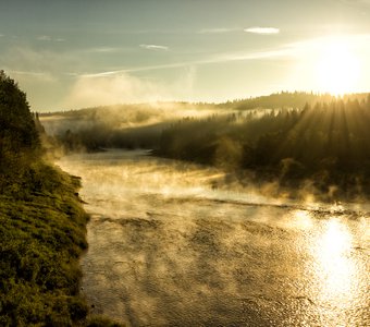 Волшебное утро на таежной речке