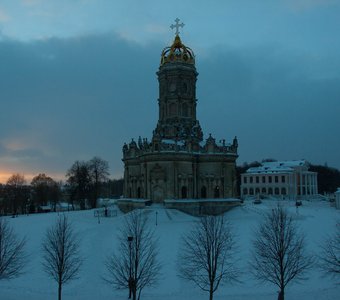 Знаменская церковь (пос. Дубровицы)