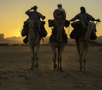 Три кочевника. Плато Эннеди, Республика Чад
