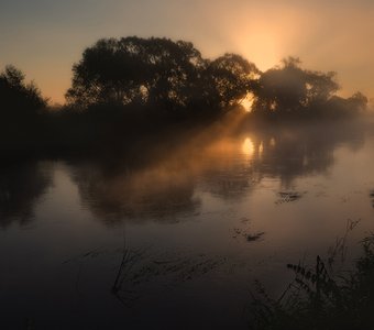 Рассвет на реке Протва.