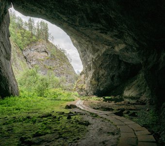Пещера исполинов