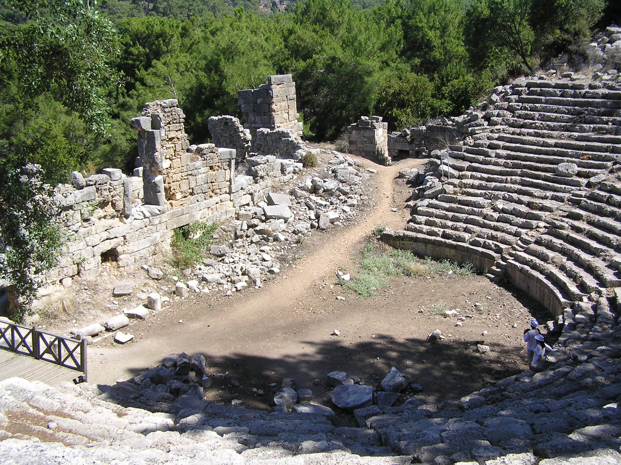 Развалины театра в античном городе Фазелисе