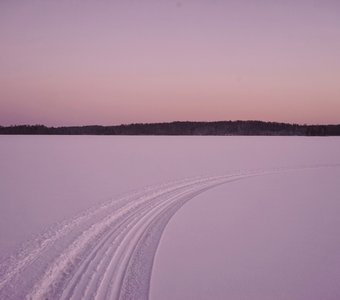 Закат на озере Велье