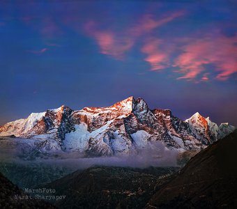 Numbur Mountain Range. Himalayas. Nepal