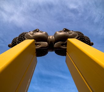 Отражение Будды. Парк "Легенда". Пенза, 2016
