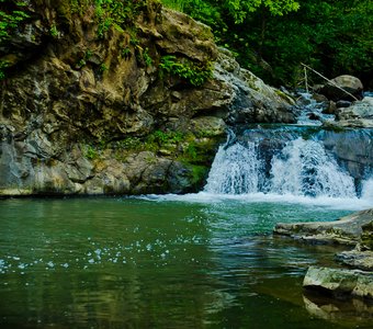 Водопад у подножья Талышских гор