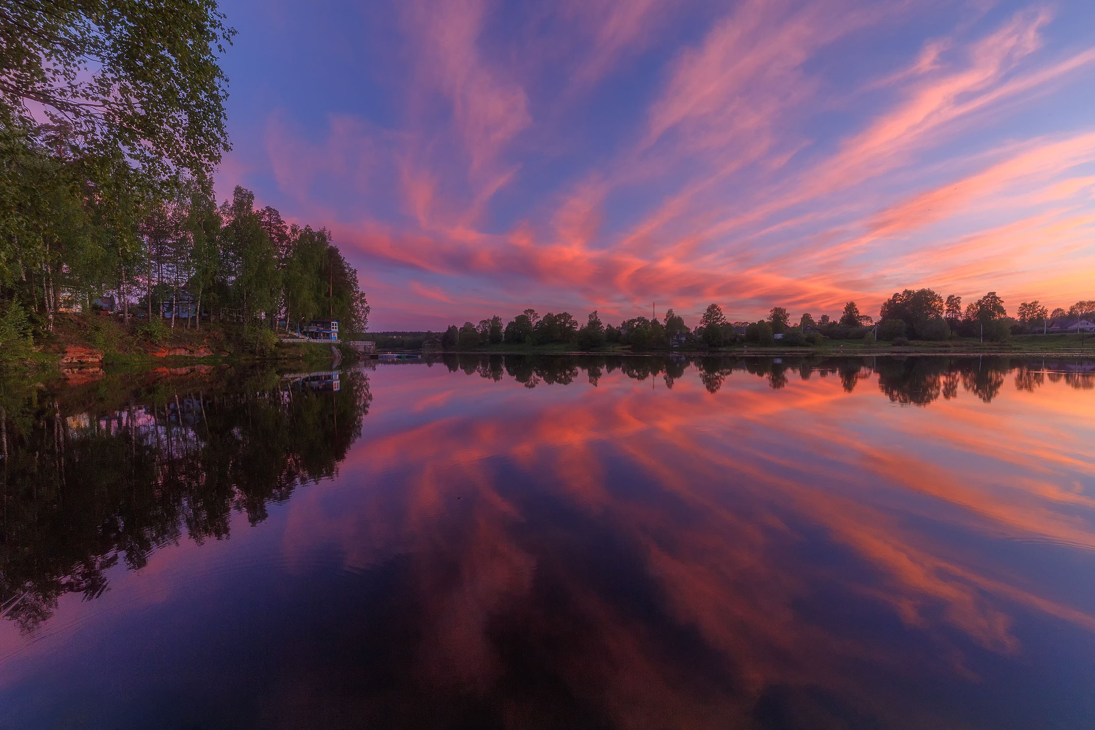 Паутина облаков расплылась по * .