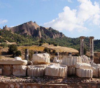 Руины храма Артемиды в Сардах