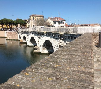 Мост Тиберия (Ponte di Tiberio) в Римини