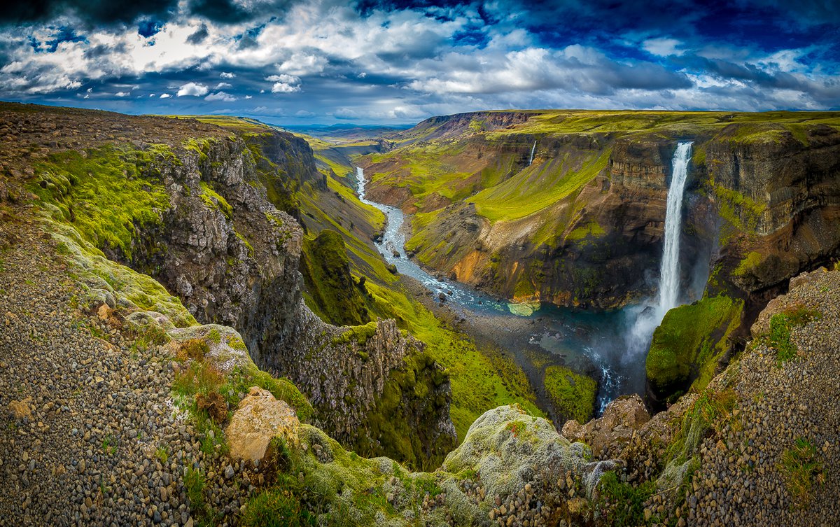 Исландия. Исландия каньон Пенингагья. Исландия каньон водопад. Каньон Тагил Исландия. Исландия река Тьоурсау.