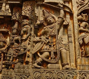 Барельеф на стене храма Хойсалешвара