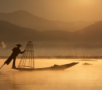 Мьянма. Рыбак на озере Инле