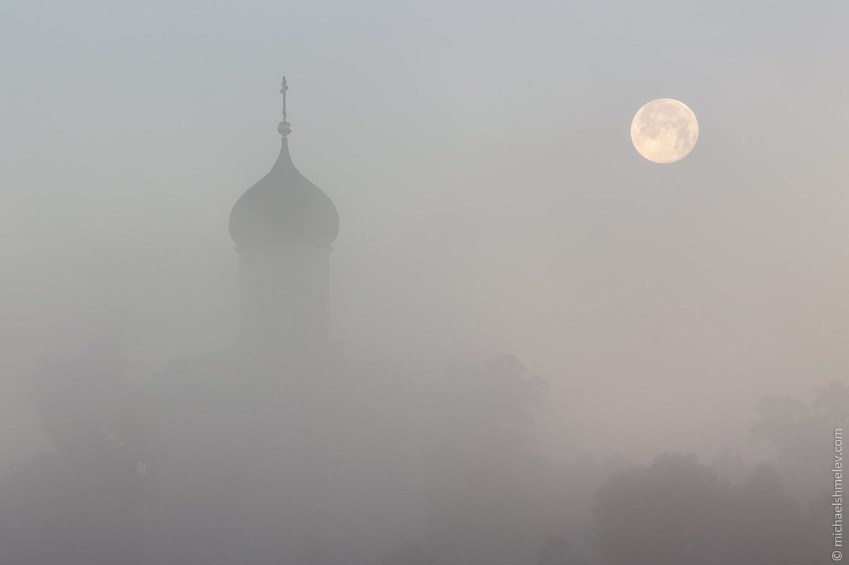 Церковь в тумане