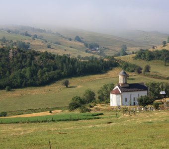 Церковь святого Георгия в селе Донье Лопиже. Сербия