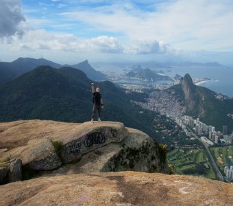 Когда стоишь над Рио