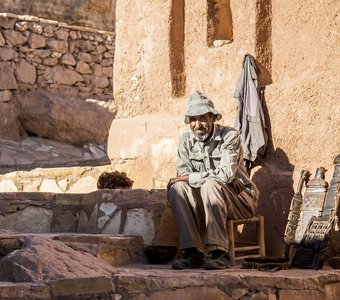 Souvenir merchant